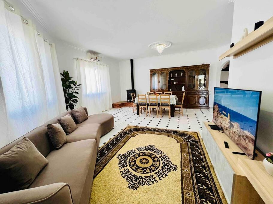 Charming 5 Bed Private - Villa Quarteira