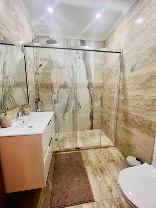 Charming 5 Bed Private - Quarteira