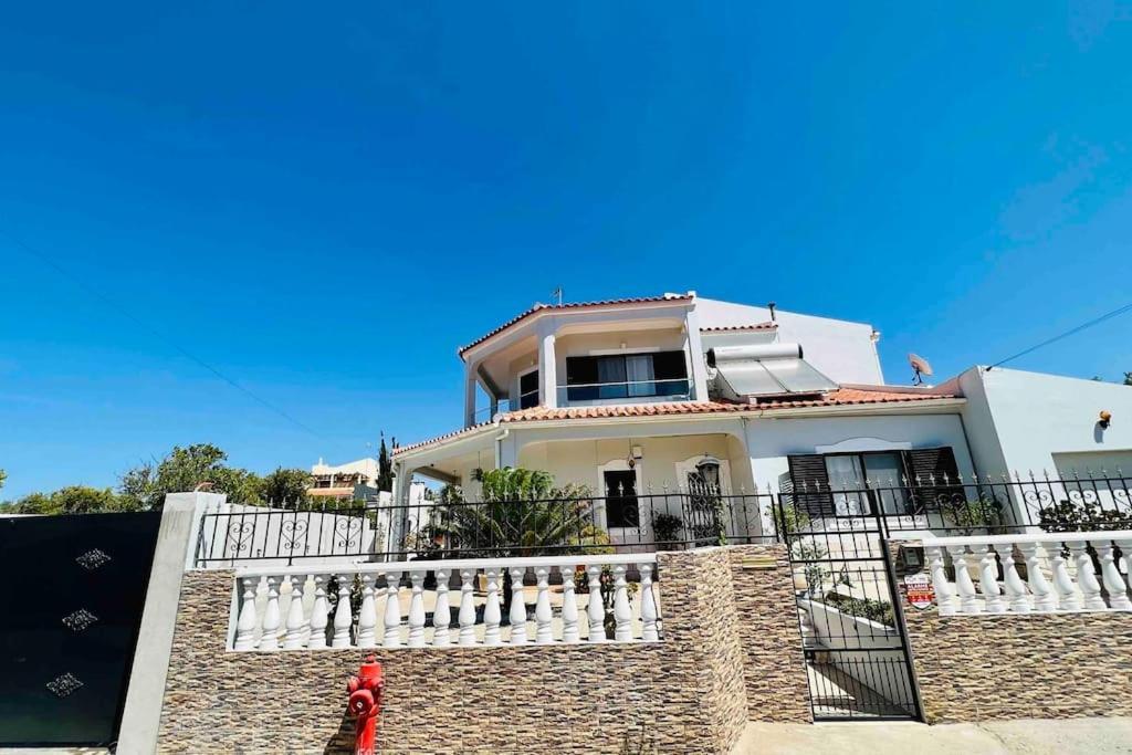 Charming 5 Bed Private - Quarteira